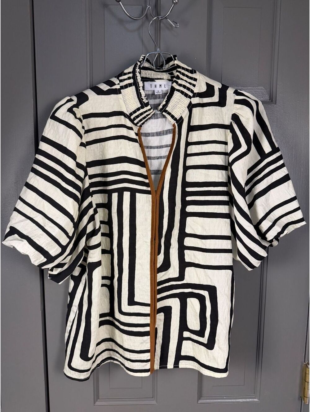 THML Women's Cream Black Abstract Puff Sleeve Blouse Sz S